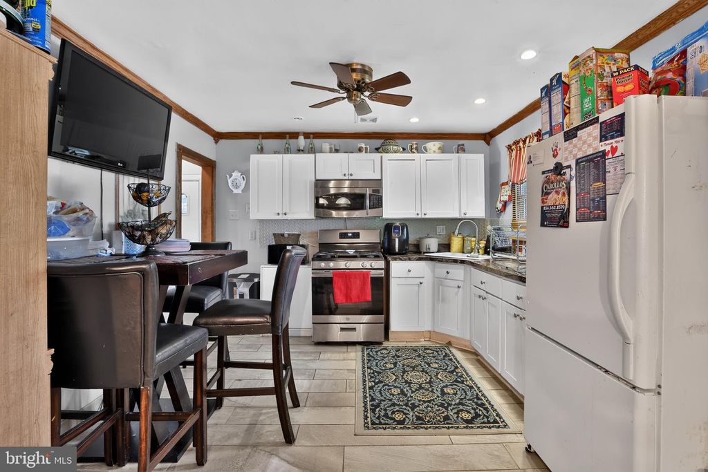 6025 FORREST AVE, PENNSAUKEN, NJ 08110 — photo 5