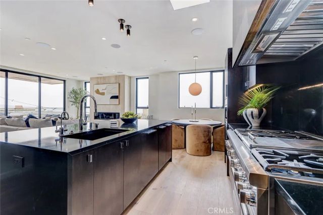 315 25th, Manhattan Beach, CA 90266