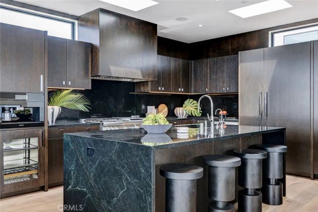 315 25th, Manhattan Beach, CA 90266