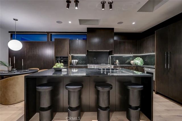 315 25th, Manhattan Beach, CA 90266