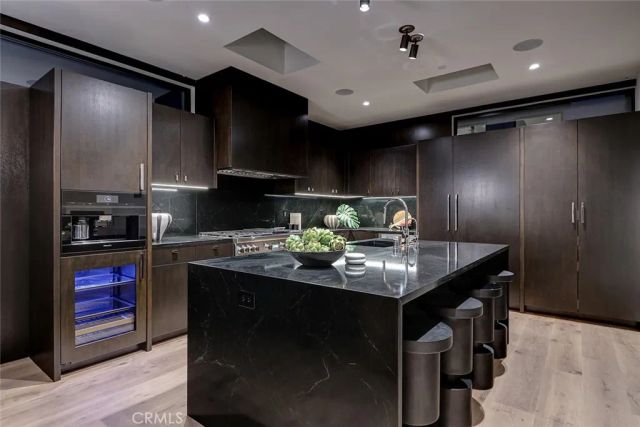 315 25th, Manhattan Beach, CA 90266