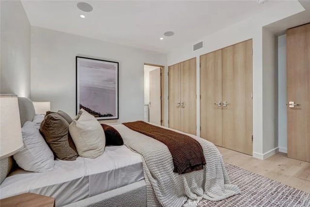315 25th, Manhattan Beach, CA 90266