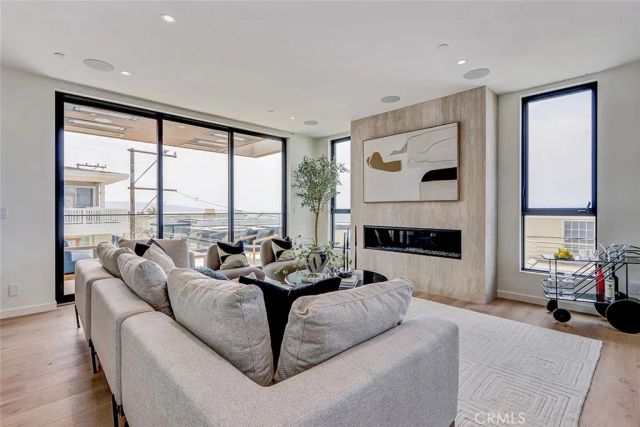 315 25th, Manhattan Beach, CA 90266