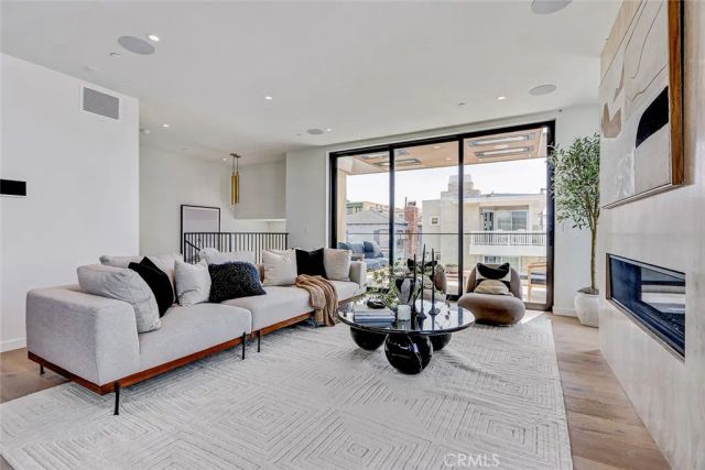 315 25th, Manhattan Beach, CA 90266