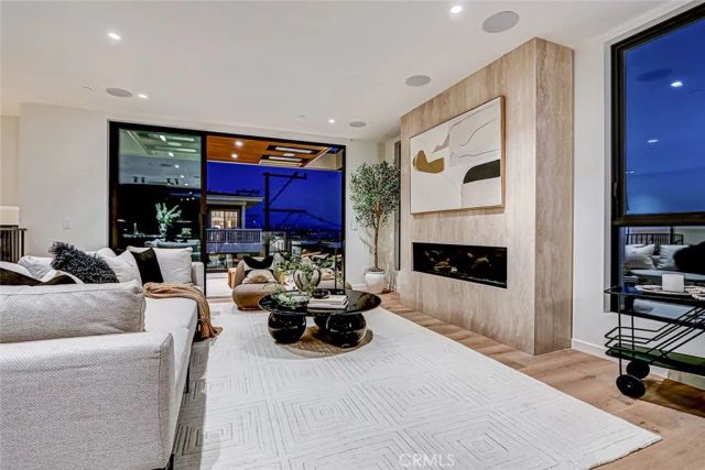 315 25th, Manhattan Beach, CA 90266