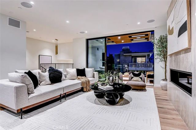 315 25th, Manhattan Beach, CA 90266
