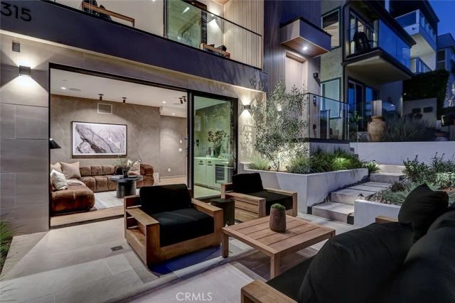 315 25th, Manhattan Beach, CA 90266