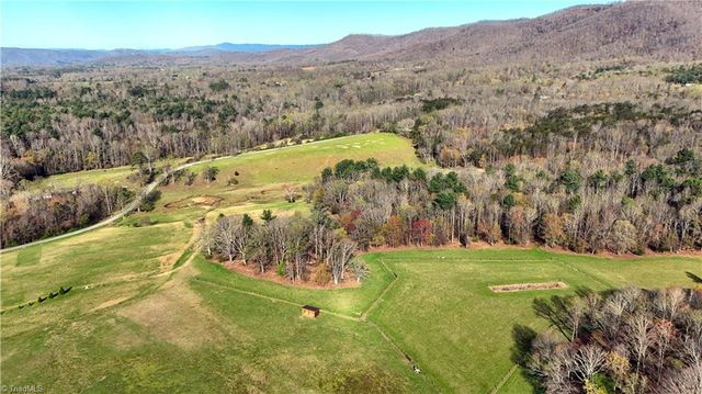 1083 Union Community Road, Thurmond, NC 28683
