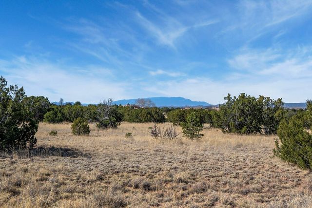 37 Picacho Peak Drive, Santa Fe, NM 87506