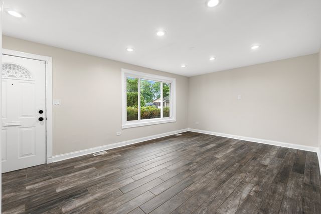 1055 Samson Drive, University Park, IL 60484