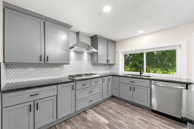 1055 Samson Drive, University Park, IL 60484