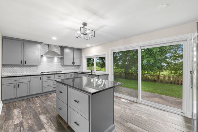 1055 Samson Drive, University Park, IL 60484