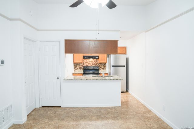11610 Vance Jackson Rd Apt 1102, San Antonio, TX 78230