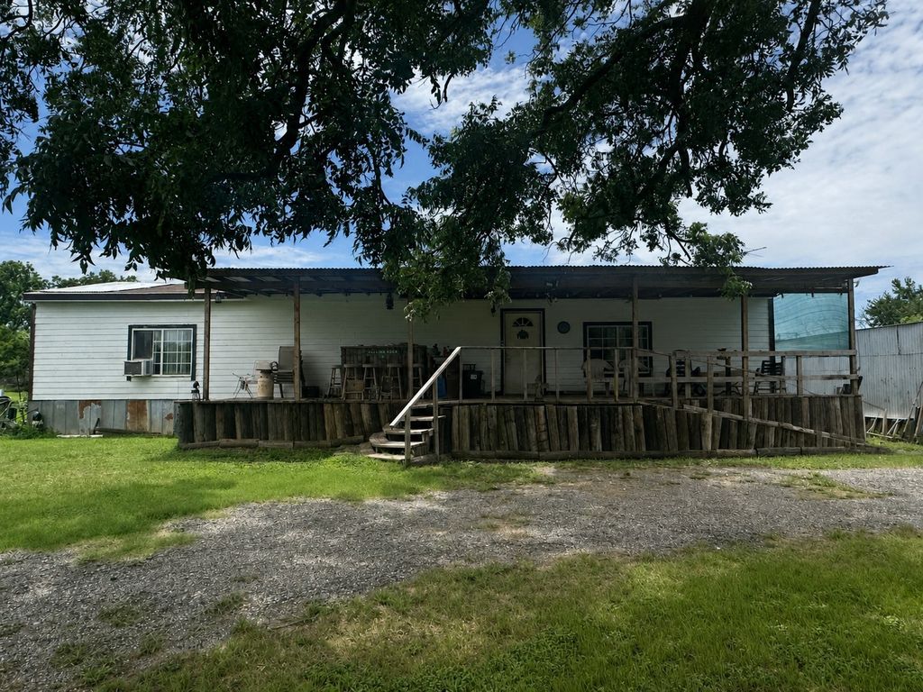 118 Rommel Court, Springtown, TX 76082