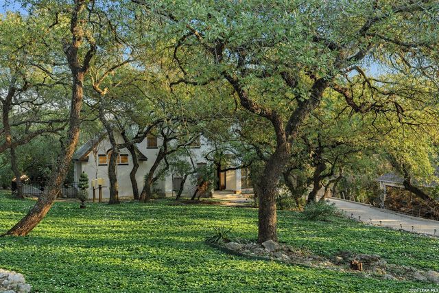 8218 PLUM VALLEY DR, San Antonio, TX 78255