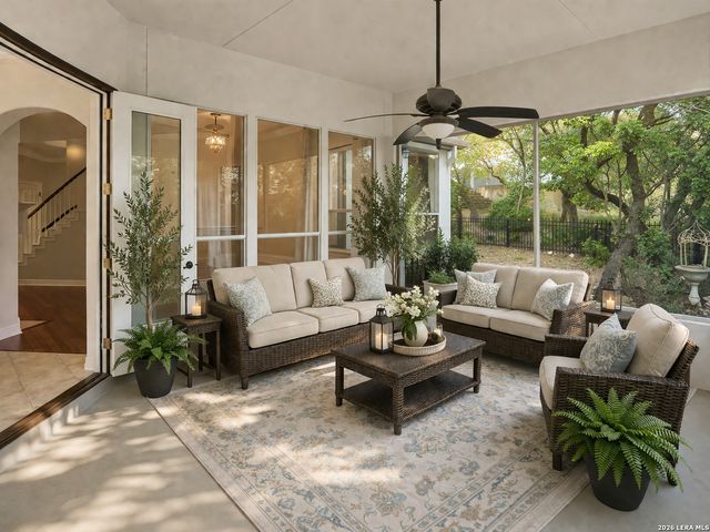 8218 PLUM VALLEY DR, San Antonio, TX 78255