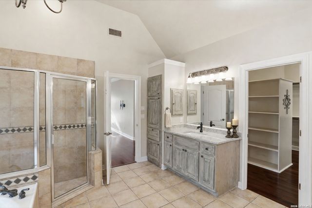 8218 PLUM VALLEY DR, San Antonio, TX 78255