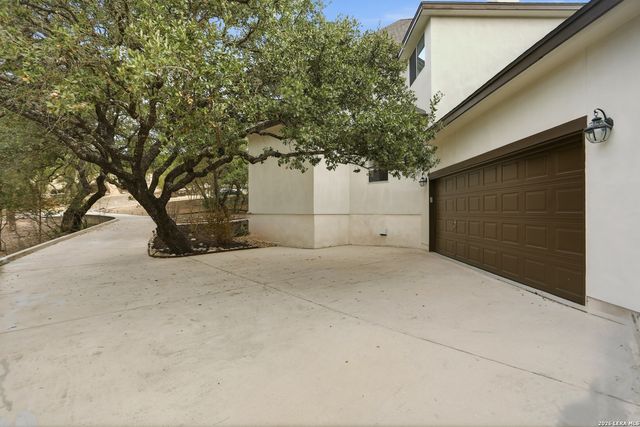 8218 PLUM VALLEY DR, San Antonio, TX 78255