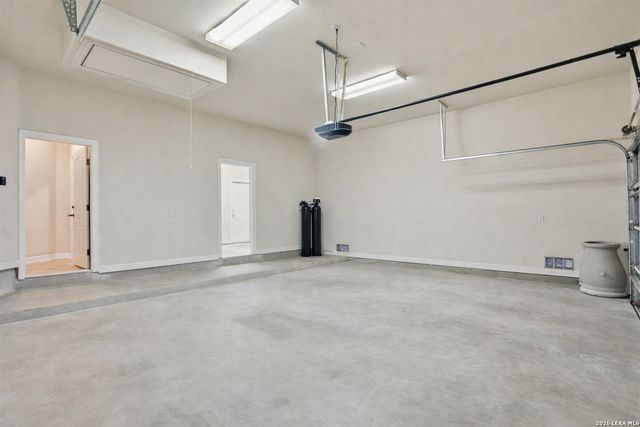 8218 PLUM VALLEY DR, San Antonio, TX 78255