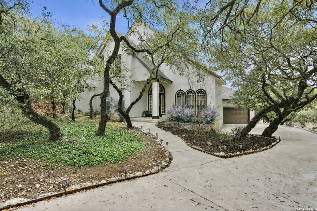 8218 PLUM VALLEY DR, San Antonio, TX 78255