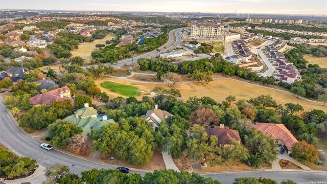 8218 PLUM VALLEY DR, San Antonio, TX 78255