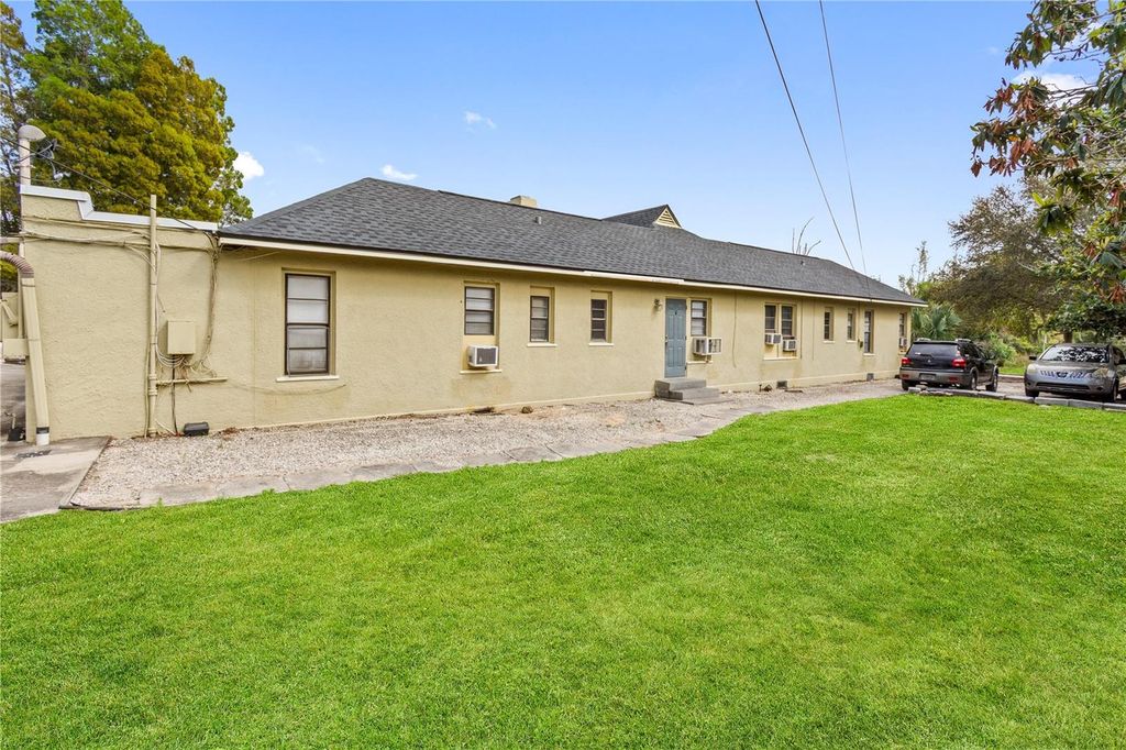 Image 11 of property listing at 315 RIDGE MANOR DRIVE, Lake Wales, FL 33853