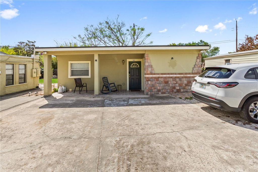 Image 15 of property listing at 315 RIDGE MANOR DRIVE, Lake Wales, FL 33853