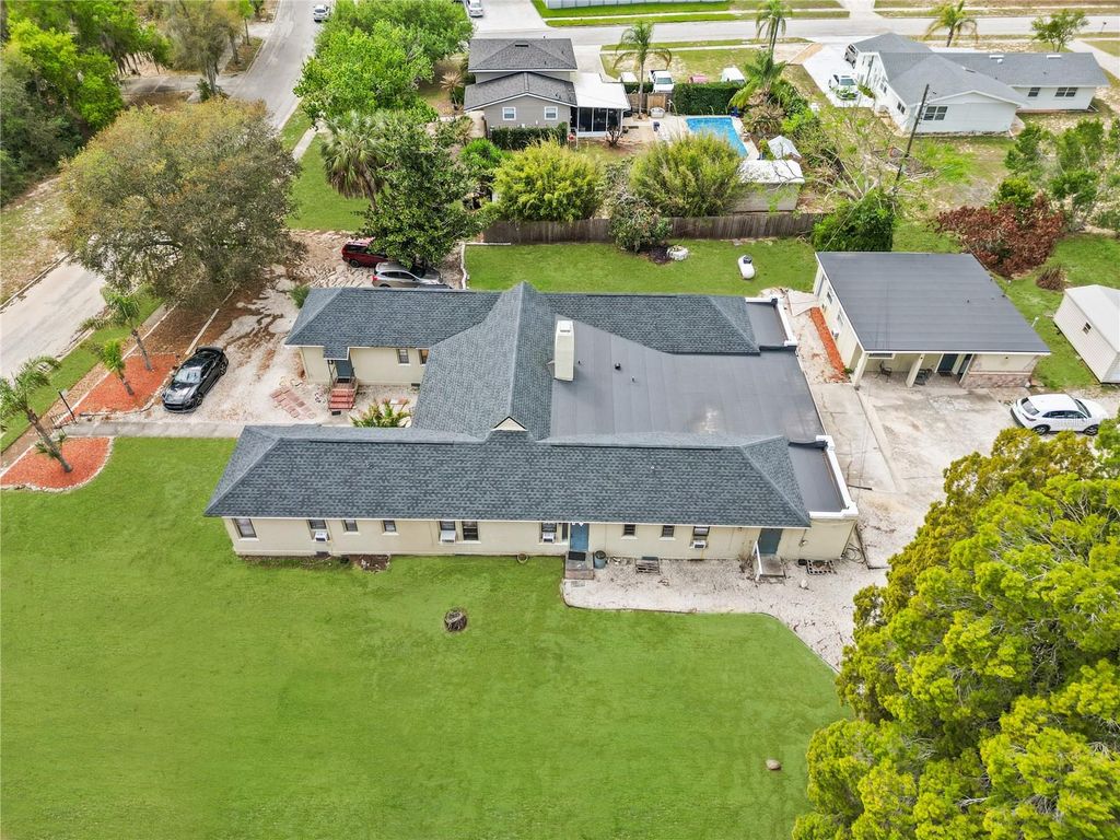 Image 17 of property listing at 315 RIDGE MANOR DRIVE, Lake Wales, FL 33853