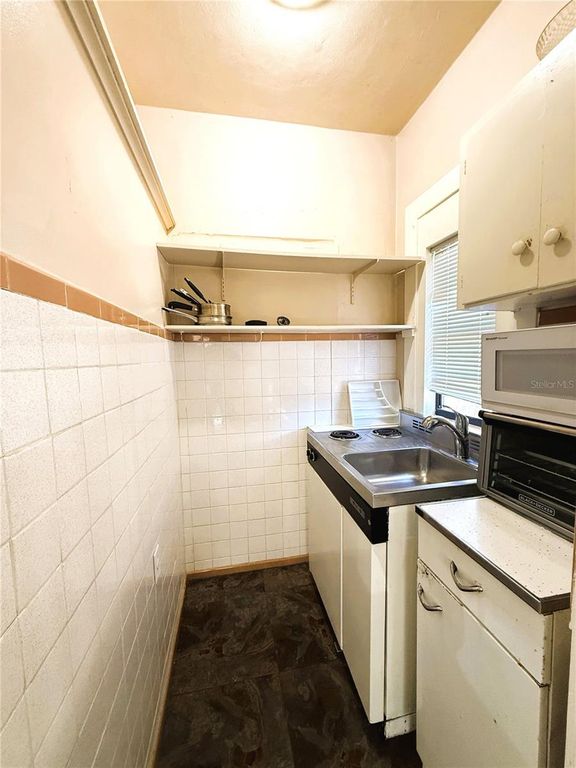 Image 28 of property listing at 315 RIDGE MANOR DRIVE, Lake Wales, FL 33853