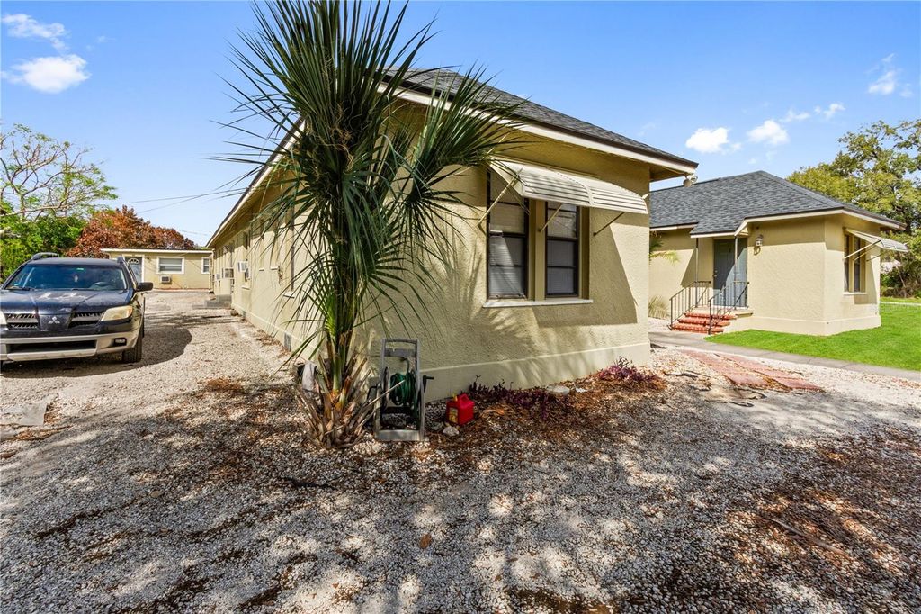 Image 6 of property listing at 315 RIDGE MANOR DRIVE, Lake Wales, FL 33853