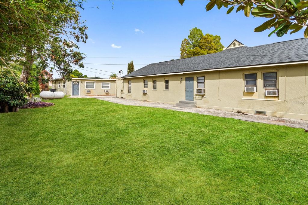 Image 10 of property listing at 315 RIDGE MANOR DRIVE, Lake Wales, FL 33853