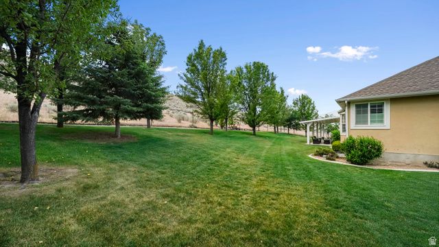 2286 E CEDAR DR, Eagle Mountain, UT 84005