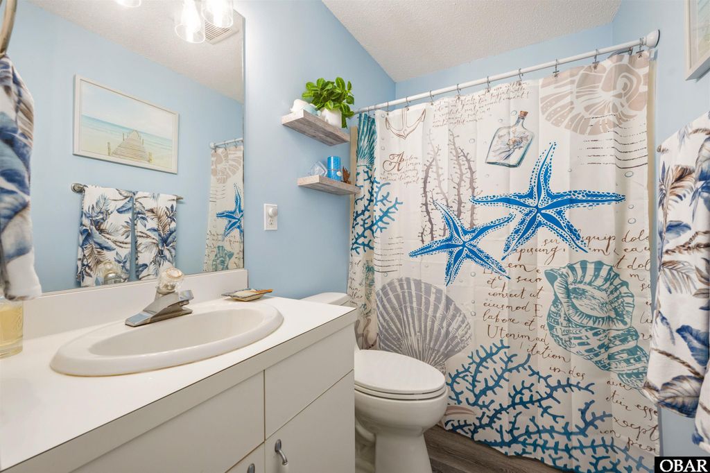 Image 15 of property listing at 513 Pirates Way # 513B, Manteo, NC 27954