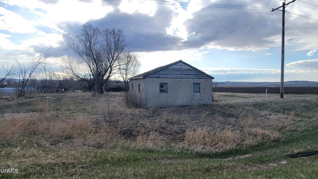 6150 State Highway 1806, Fort Rice, ND 58554 photo 10