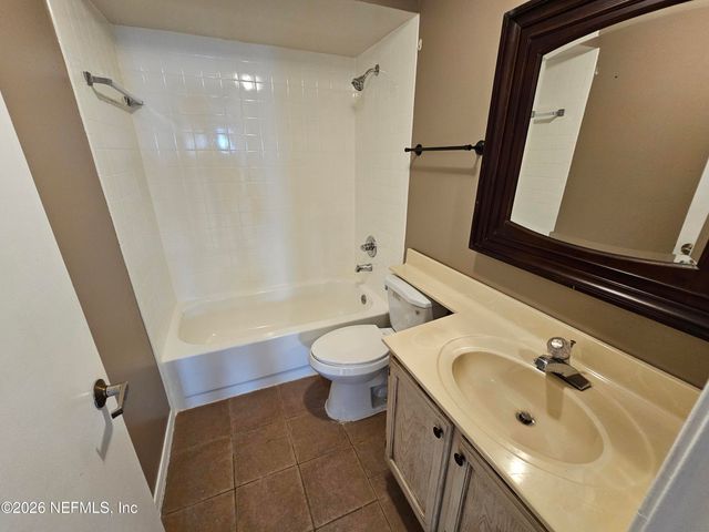 8176 KILWINNING Lane, Jacksonville, FL 32244