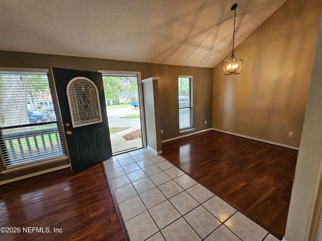 8176 KILWINNING Lane, Jacksonville, FL 32244