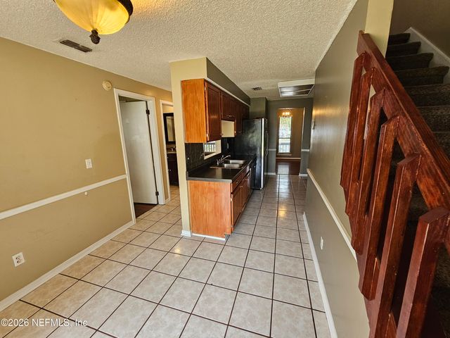 8176 KILWINNING Lane, Jacksonville, FL 32244