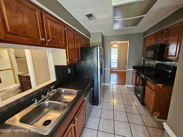 8176 KILWINNING Lane, Jacksonville, FL 32244