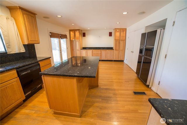 2500 167th Place NE, Bellevue, WA 98008