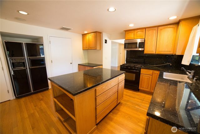 2500 167th Place NE, Bellevue, WA 98008