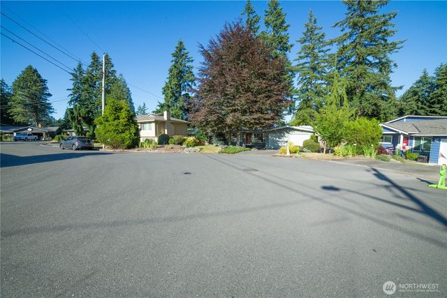 2500 167th Place NE, Bellevue, WA 98008