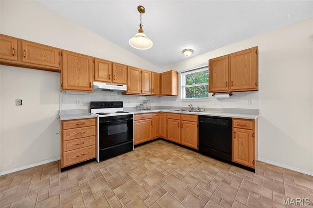 3911 Jane Avenue, St Ann, MO 63074