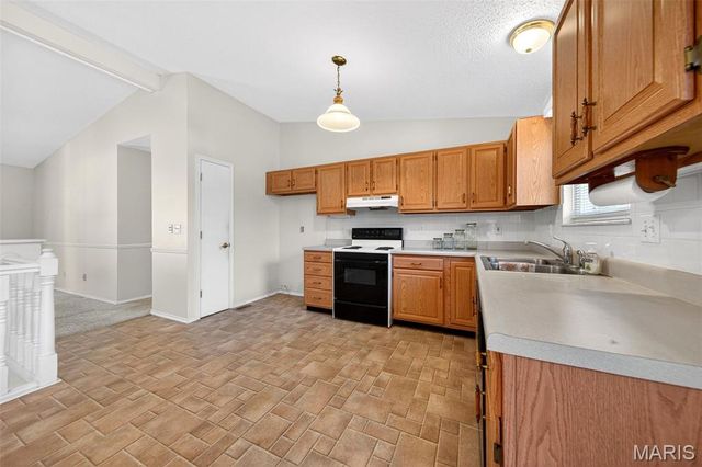 3911 Jane Avenue, St Ann, MO 63074