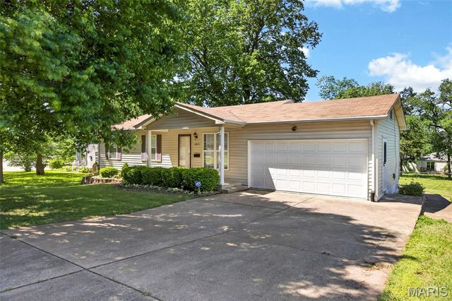 3911 Jane Avenue, St Ann, MO 63074
