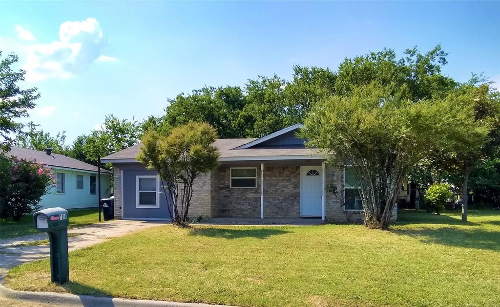 1008 Scott Drive, Denton, TX 76205