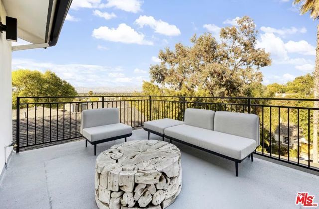 4041 Davana Road, Sherman Oaks, CA 91423