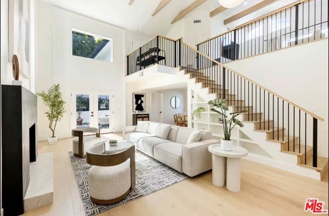 4041 Davana Road, Sherman Oaks, CA 91423