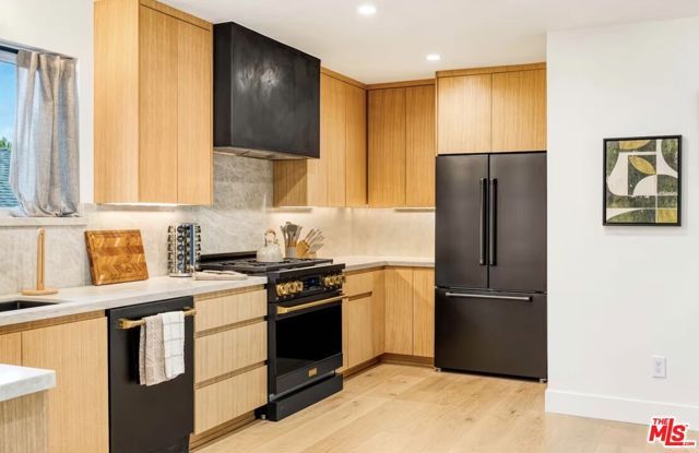 4041 Davana Road, Sherman Oaks, CA 91423