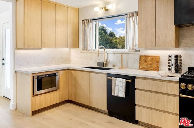 4041 Davana Road, Sherman Oaks, CA 91423