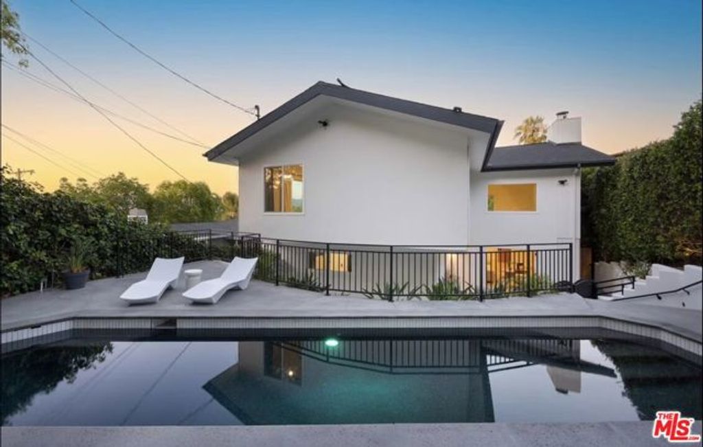 4041 Davana Road, Sherman Oaks, CA 91423